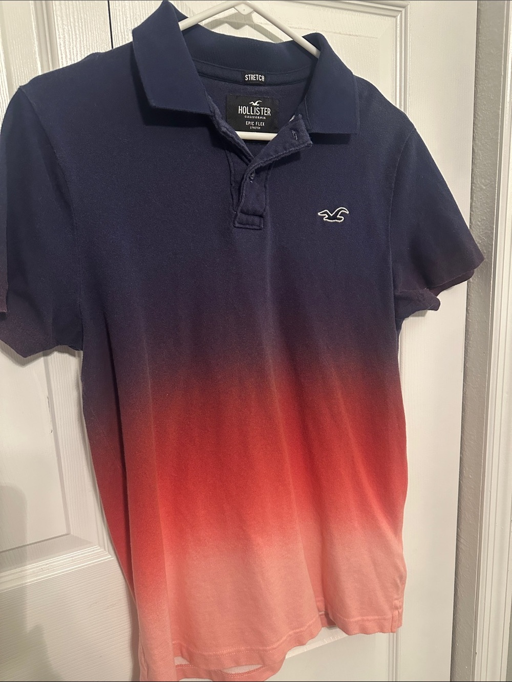 Hollister Men’s Navy to Coral Ombre Polo